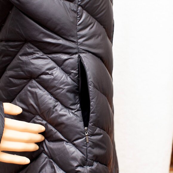 Patagonia Lightweight Black Puffer Jacket - Picture 4 of 7